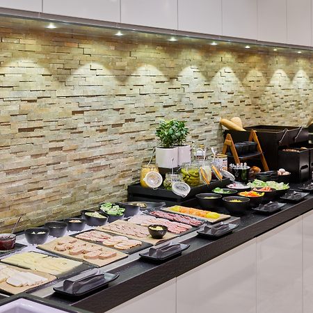 Holiday Inn Vilnius By Ihg Esterno foto