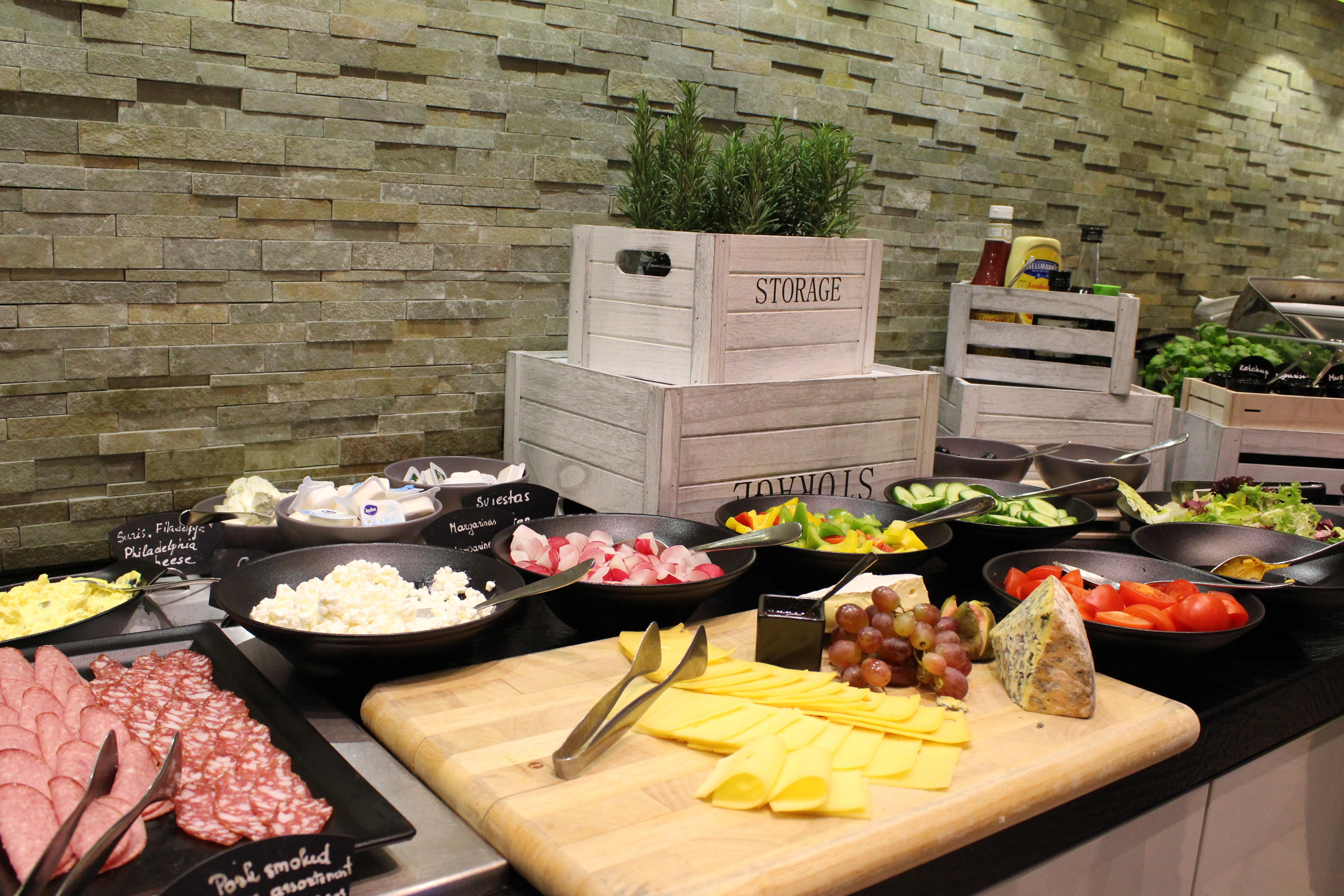 Holiday Inn Vilnius By Ihg Esterno foto