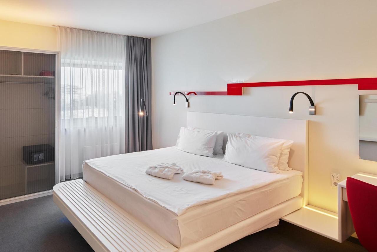 Holiday Inn Vilnius By Ihg Esterno foto