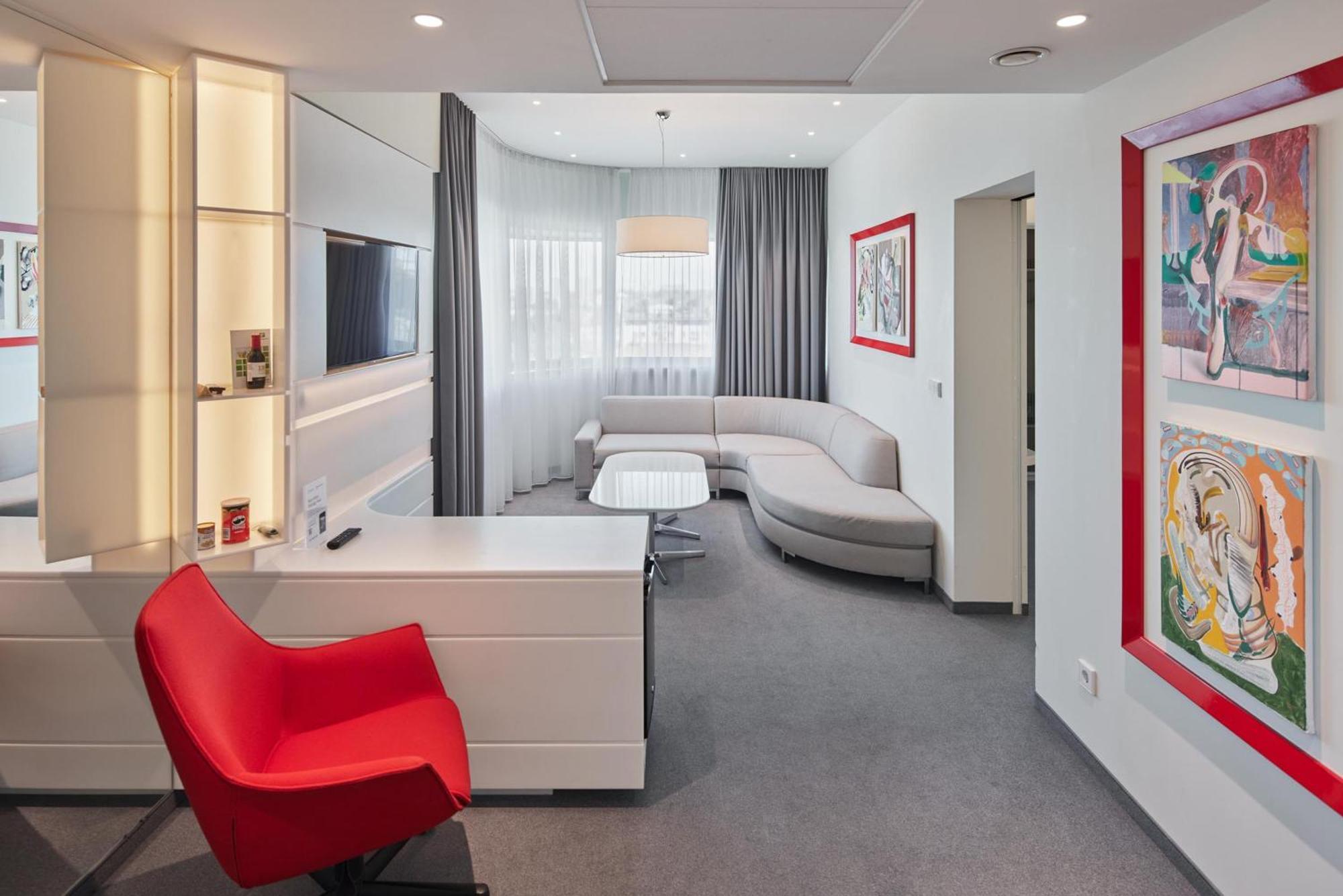 Holiday Inn Vilnius By Ihg Esterno foto
